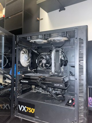 PC Gaming Ryzen 7 5800X + RX 9060 XT 16GB