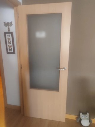 Puertas Haya vaporizada con marcos y manillas