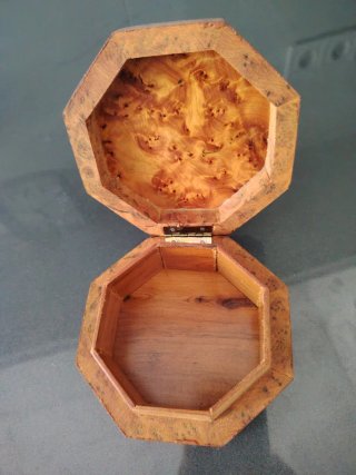 Joyero madera octogonal con incrustaciones