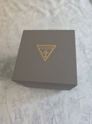 Reloj Guess Dorado Nuevo con precintos