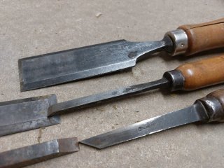 10 formones antiguos de madera