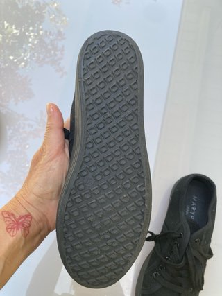 Zapatillas Mary Paz cordones negras