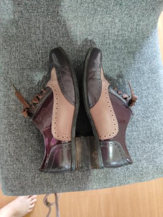 Zapatos Oxford Clarks Marrones, Beige y color vino