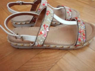 Sandalias Adornadas