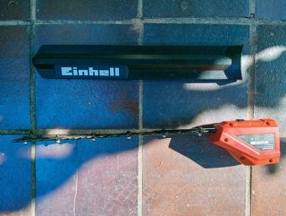 Cortasetos y motosierra telescópica Einhell