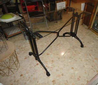 Mesa forja y cristal exterior jardín