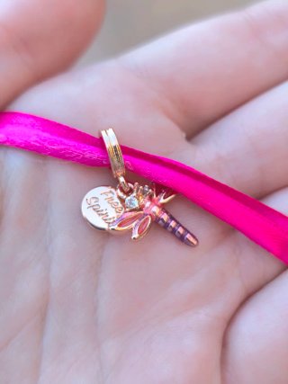 CHARM LIBELULA ROSA Y MORADO