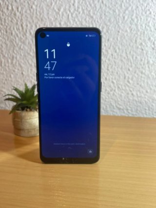 Teléfono Oppo Azul.