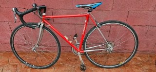 Bicicleta de carreras Mendiz Roja
