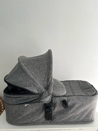 Capazo Jané gris