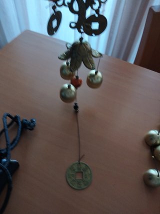 Colgador con campanas y árbol de la vida