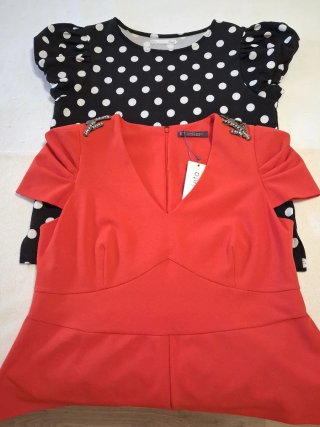 Blusa Top Manga Corta T. M/L Negro y Rojo