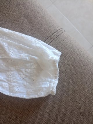 Blusa bordada blanca manga larga