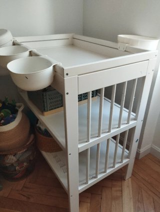 Cambiador Bebé Ikea con Cestos y Papelera
