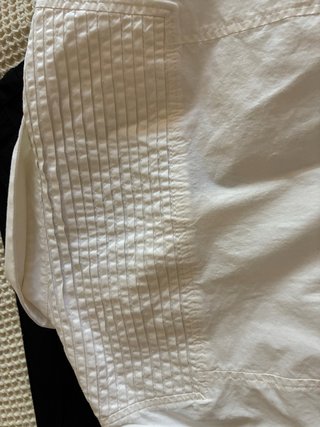 Blusa Adolfo Domínguez y Pantalón Eloy