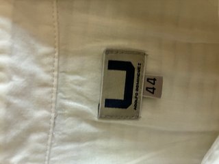 Blusa Adolfo Domínguez y Pantalón Eloy