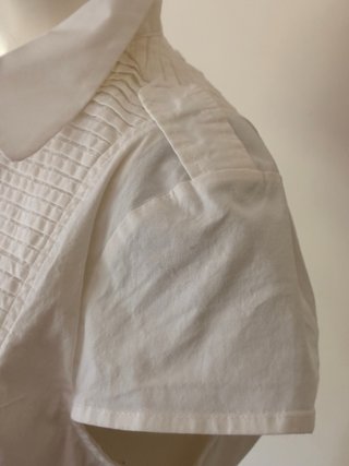 Blusa Adolfo Domínguez y Pantalón Eloy