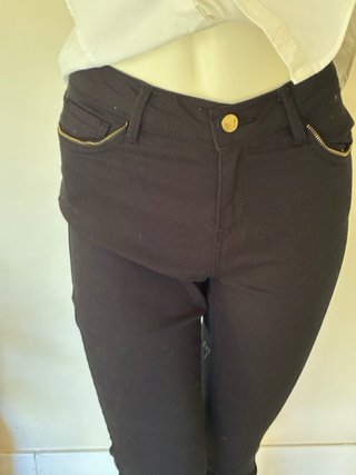 Blusa Adolfo Domínguez y Pantalón Eloy