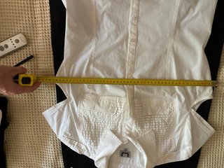 Blusa Adolfo Domínguez y Pantalón Eloy