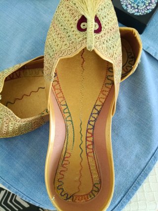 Zapatos Jutti Mojari Indios Artesanales Dorados