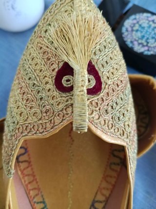 Zapatos Jutti Mojari Indios Artesanales Dorados