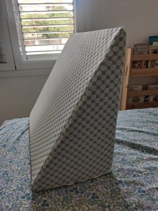 Almohada en forma de cuña
