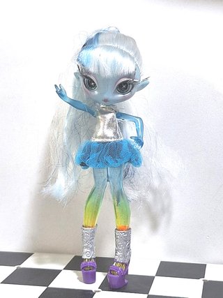 Muñeca Novi Stars Una Verse 2012 MGA