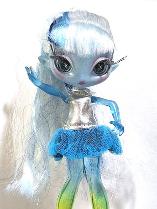 Muñeca Novi Stars Una Verse 2012 MGA