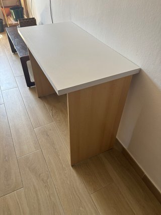 Escritorio madera blanco y beige
