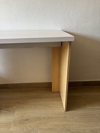 Escritorio madera blanco y beige