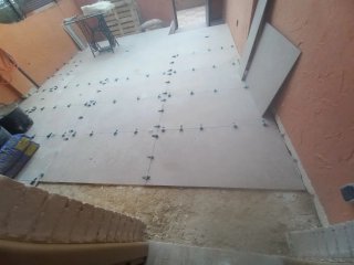 Alicatado de suelo y muros
