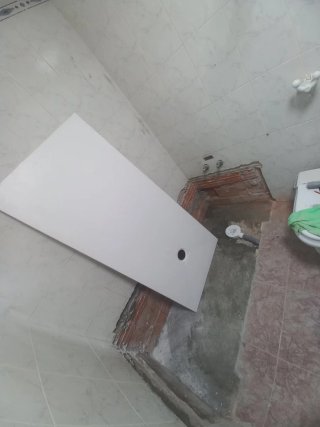 Alicatado de suelo y muros