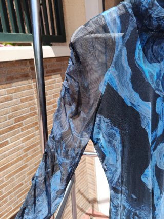 Blusa manga larga estampada