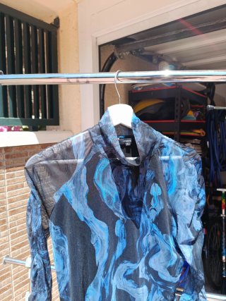 Blusa manga larga estampada