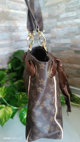 Borsa Louis Vuitton marrone con fiocco