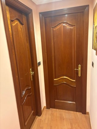 8 Puertas de Roble + conjunto de dos muebles