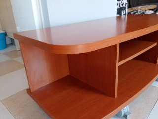 Mesa TV con ruedas 120x 50 x 46