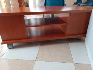 Mesa TV con ruedas 120x 50 x 46
