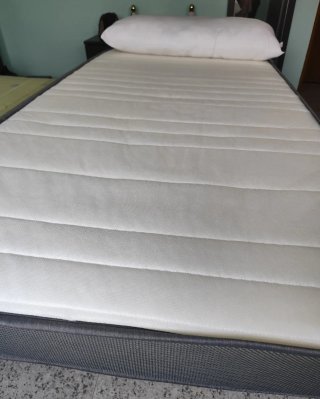 Colchón y almohada 90