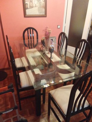 Mesa de comedor y 6 sillas