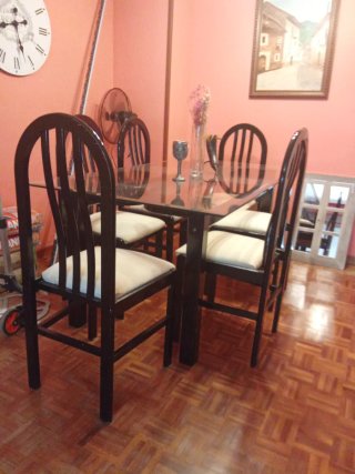 Mesa de comedor y 6 sillas
