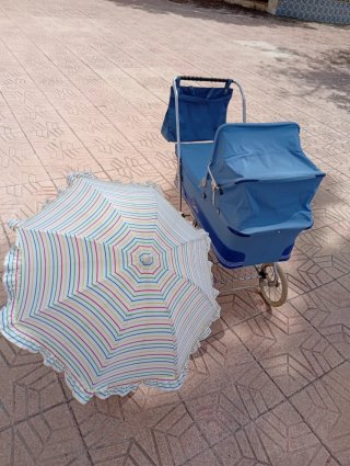 Cochecito y capazo vintage. Con accesorios.