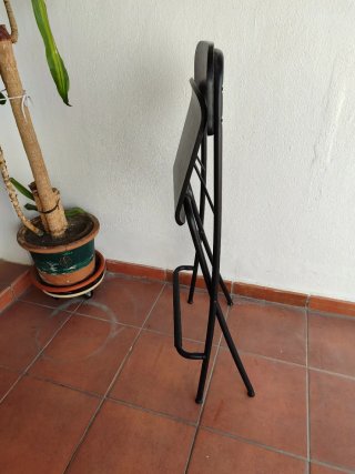 Taburete alto plegable negro