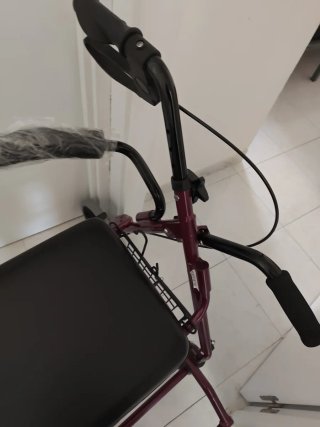 Silla andador con canastilla nueva