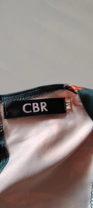 Vestido CBR estampado M escote espalda