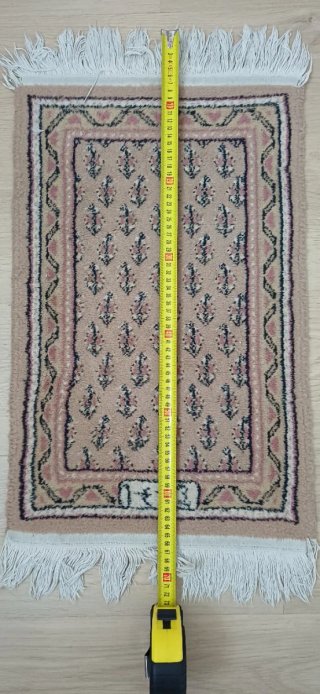 2 Alfombras pequeñas beige y rosa