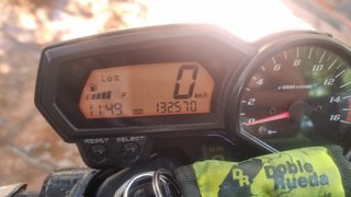 Yamaha Fazer Negra y Amarilla