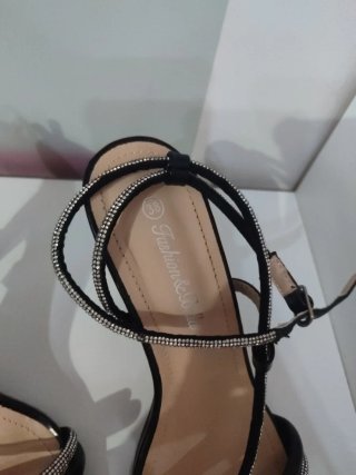 Sandali neri con strass