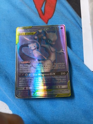 Carta Pokémon Mewtwo & Mew GX 270 HP