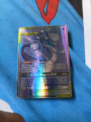 Carta Pokémon Mewtwo & Mew GX 270 HP